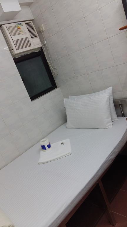 New Yan Yan Guest House Reception 9Th Floor Flat E4 E6 Гонконг Екстер'єр фото